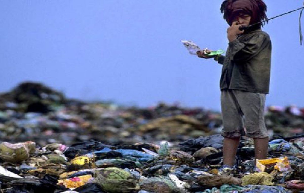 Una de cada cuatro familias vive cerca de un basural en el conurbano