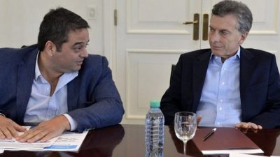 El gobierno quiere eliminar la cláusula gatillo por otra de “revisión” entre la patronal y trabajadores