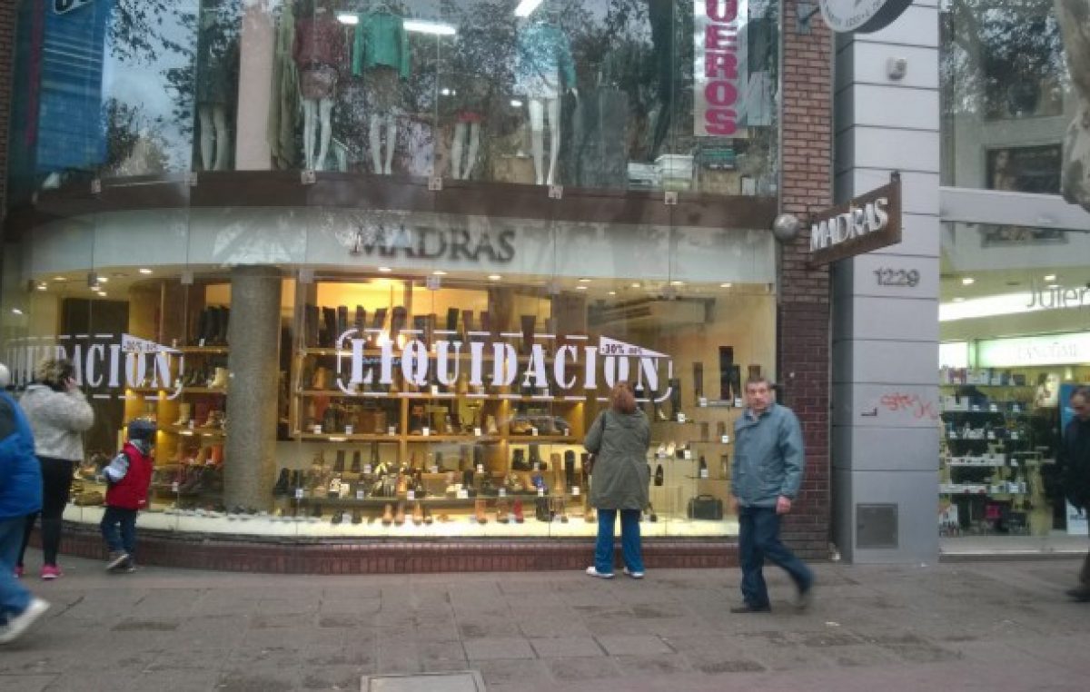 Aumentos de la luz asfixian al comercio en Mendoza