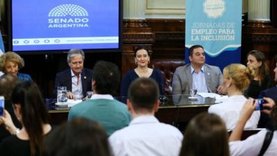 Escándalo: el Estado contrata discapacitados para la función pública y les paga el valor de un plan