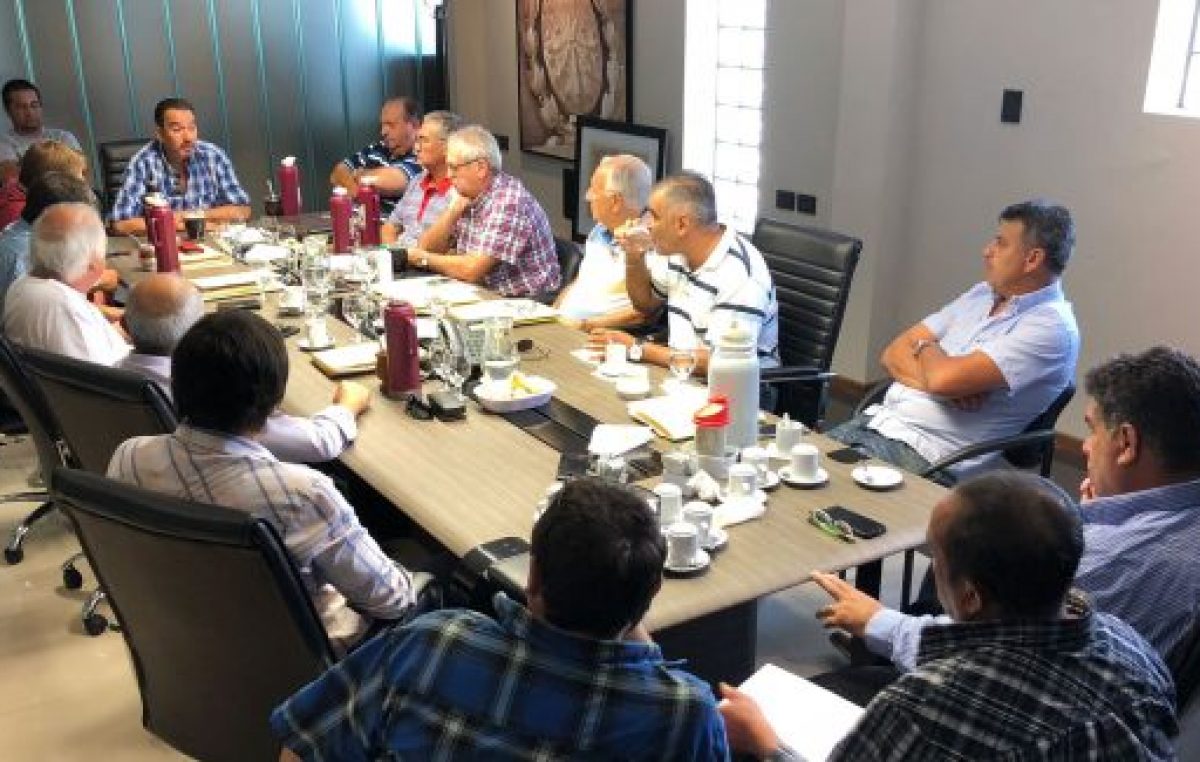 Demora en la convocatoria a Paritarias preocupa a municipales santafesinos