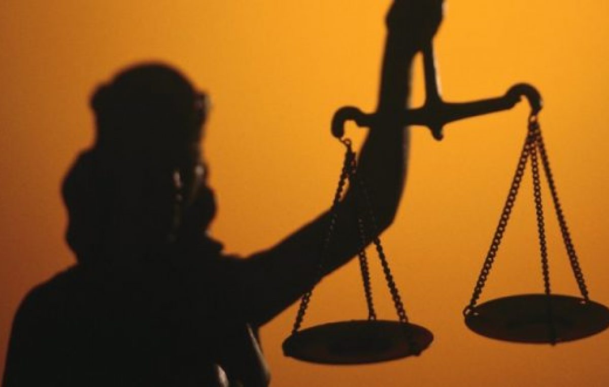 El reverso obsceno de la ley