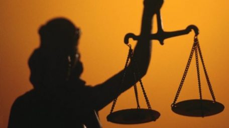El reverso obsceno de la ley