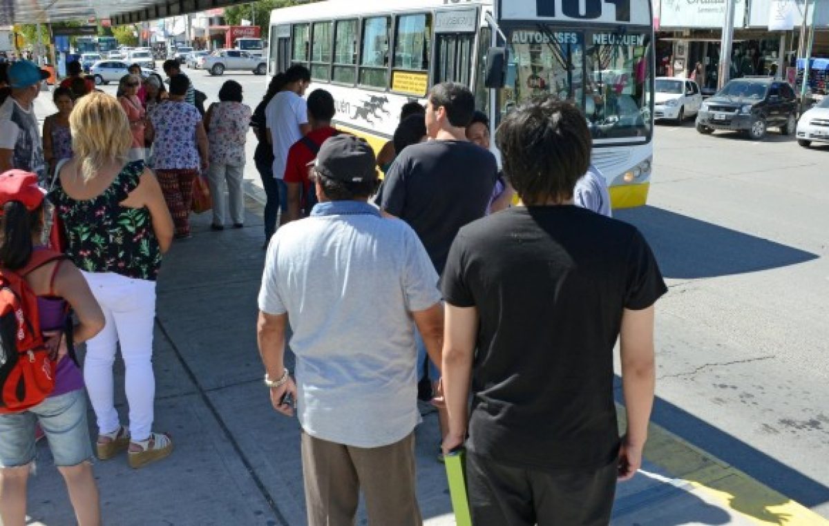 Los colectivos de Neuquén son la queja nuestra de cada día