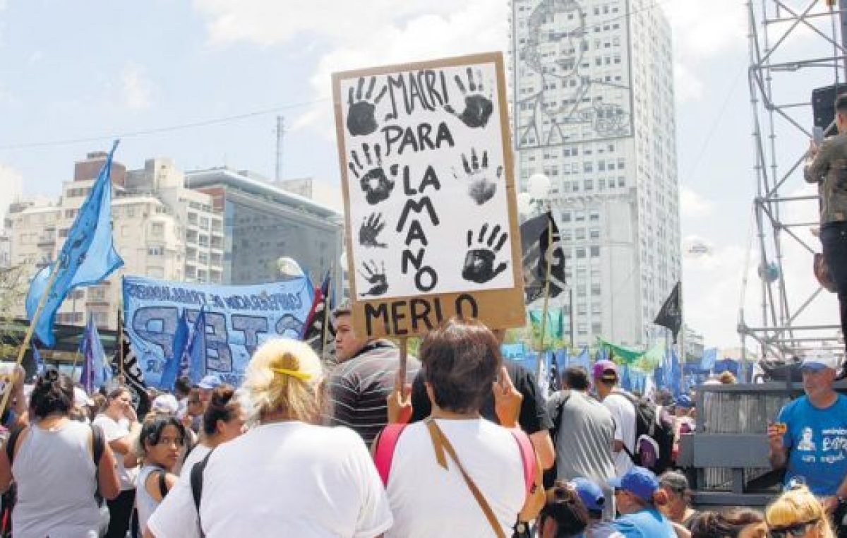 Varios actos en uno en un país que se mueve