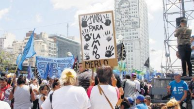 Varios actos en uno en un país que se mueve