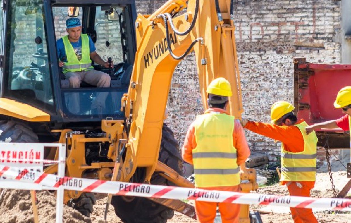 El gobierno provincial impulsa obras de pavimento para municipios y comunas santafesinas