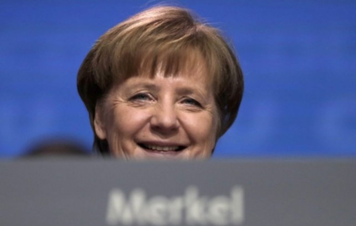 Con el «sí» de la base socialdemócrata, Merkel gobernará otros cuatro años