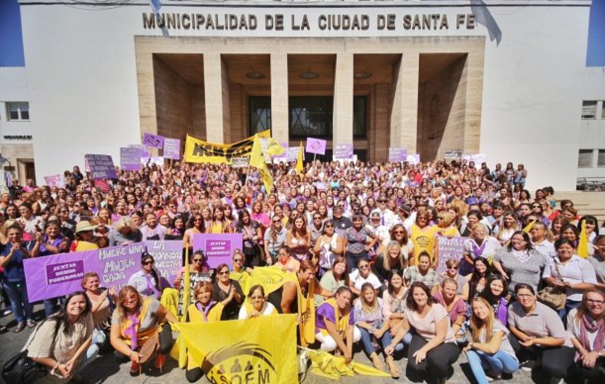 Las trabajadoras municipales de Santa Fe se sumaron al 8M