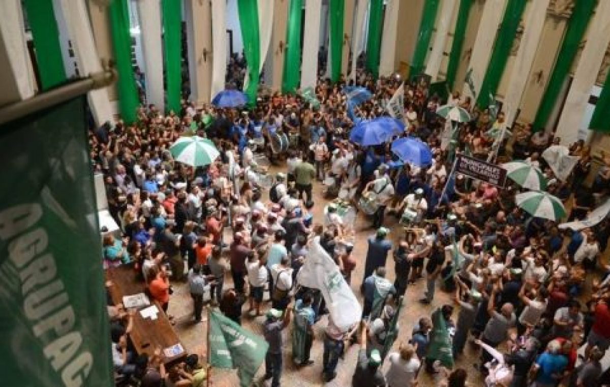 Los municipales de Bahía anunciaron retención de tareas para el lunes