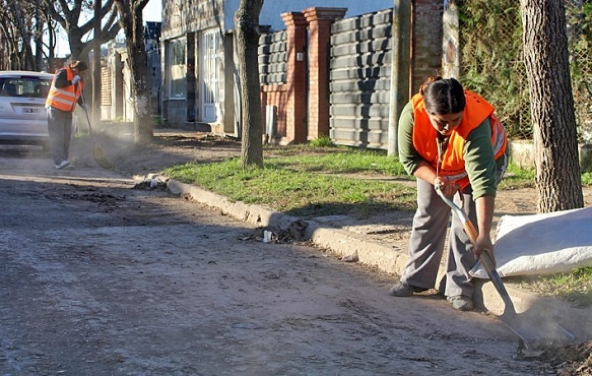 El Ejecutivo de Paraná mejoró la propuesta salarial que había presentado a empleados municipales 