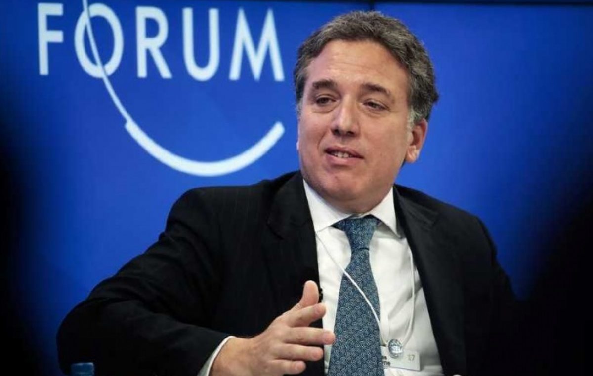Dujovne y un país ideal: pronosticó una inflación baja, justificó la deuda y defendió a Caputo