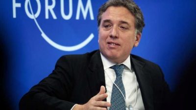 Dujovne y un país ideal: pronosticó una inflación baja, justificó la deuda y defendió a Caputo