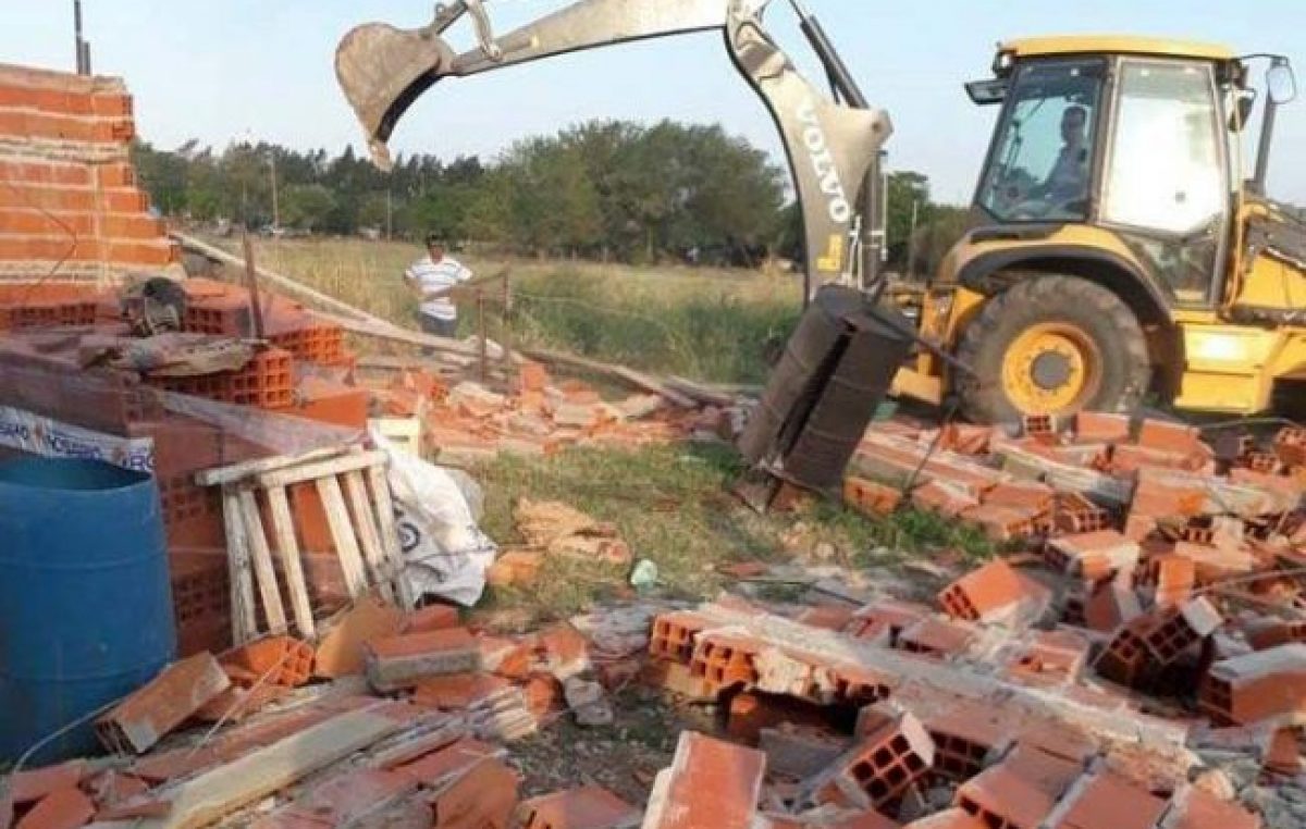 Denuncian que Passaglia ordenó demoler de manera ilegal una escuela de oficios en San Nicolás