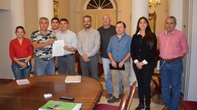 Aumento salarial para municipales correntinos del 22,5 %