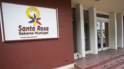 Despidieron a 150 empleados de la municipalidad de Santa Rosa