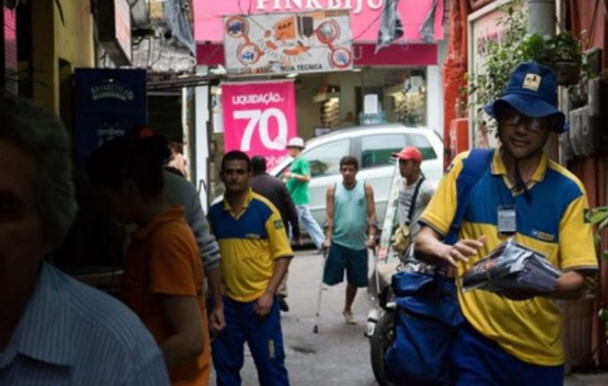 En Río, el correo cobrará una “tasa de violencia” para entregar encomiendas