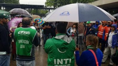 Medio sueldo para los trabajadores del INTI