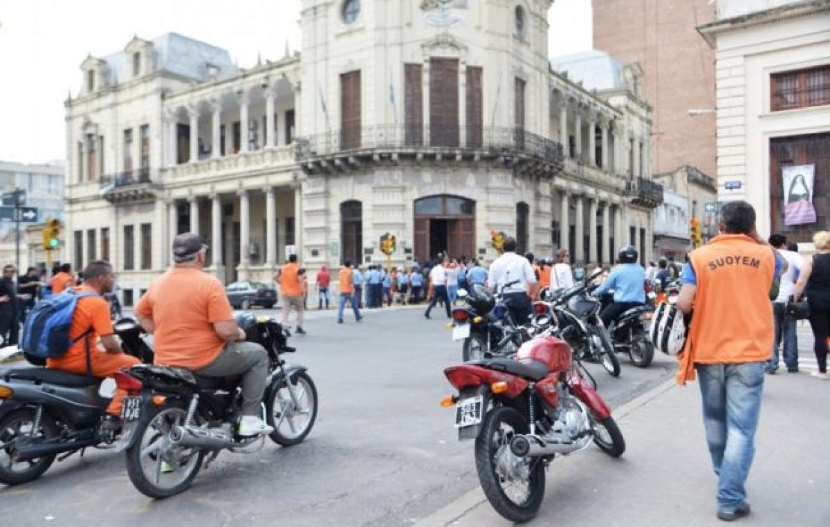 Malestar de los gremios municipales de Paraná tras la suba salarial por decreto 