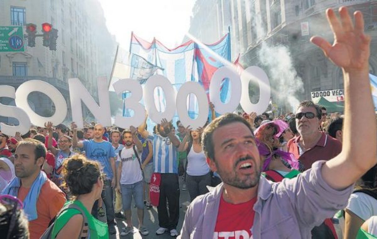 Una marcha, dos documentos