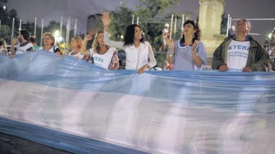 Paro y marcha por los sueldos docentes