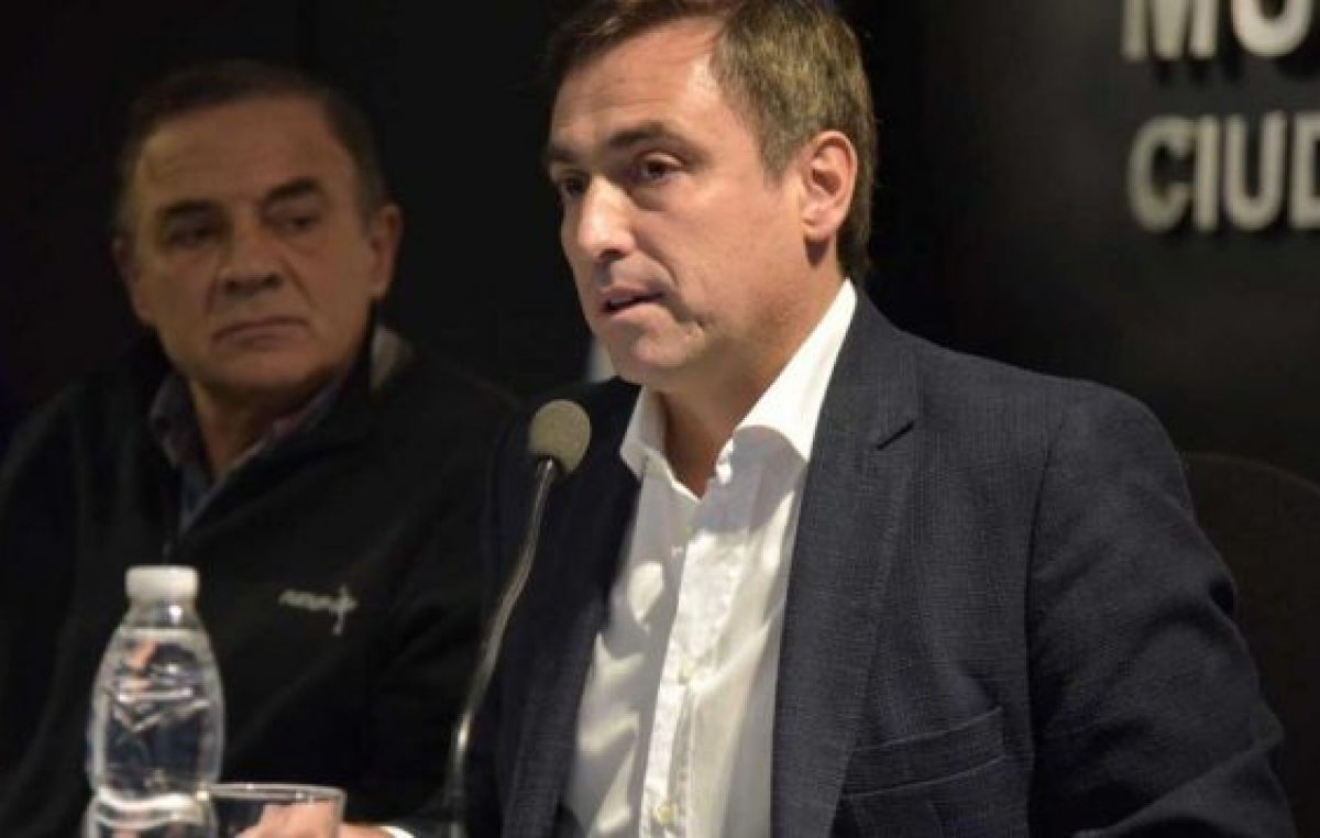 Subir al intendente de Córdoba al escenario provincial