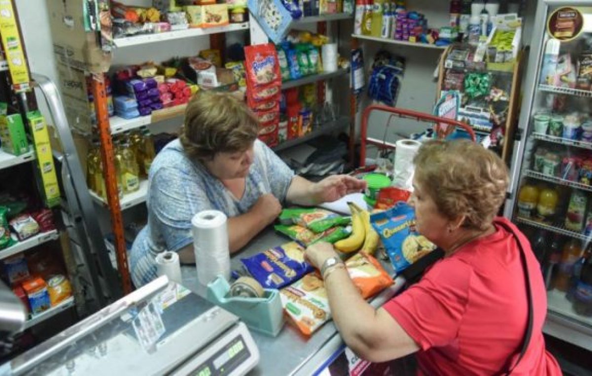 Almaceneros neuquinos se sostienen con ventas «de a puchitos»
