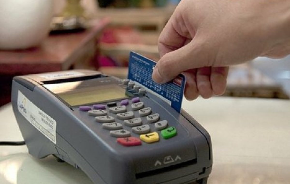 Rosario: Los comercios chicos se resisten a trabajar con tarjeta de débito