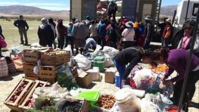 El trueque y cambalache aún siguen vigentes en la Puna