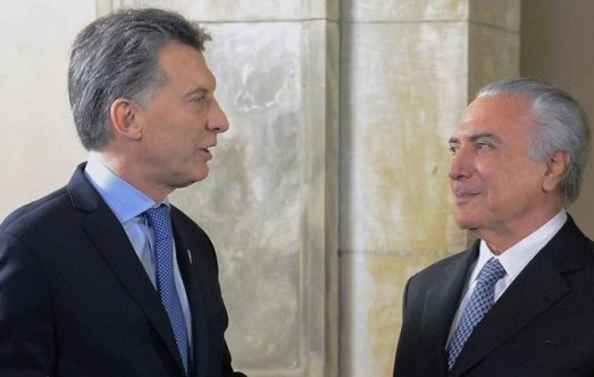 Crecen las críticas: «El silencio de Macri confirma la complicidad con el golpismo en Brasil»