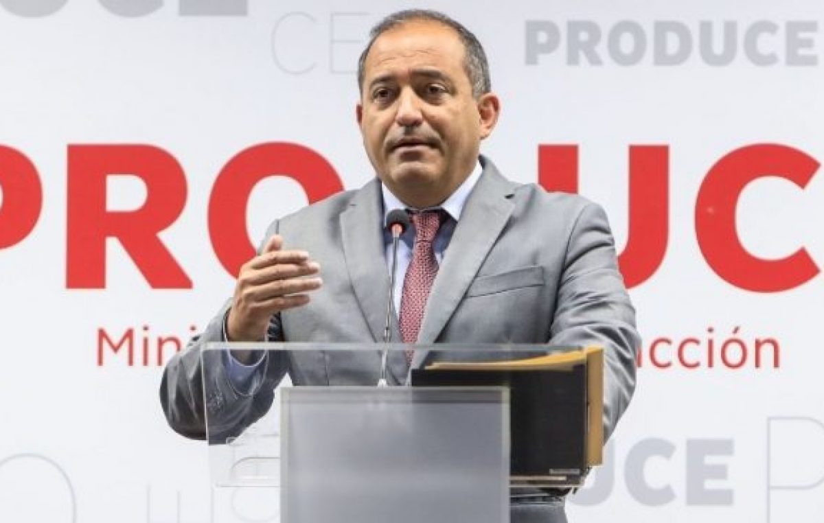 Siguen los casos de escándalo político en Perú: ahora renunció el titular de Producción