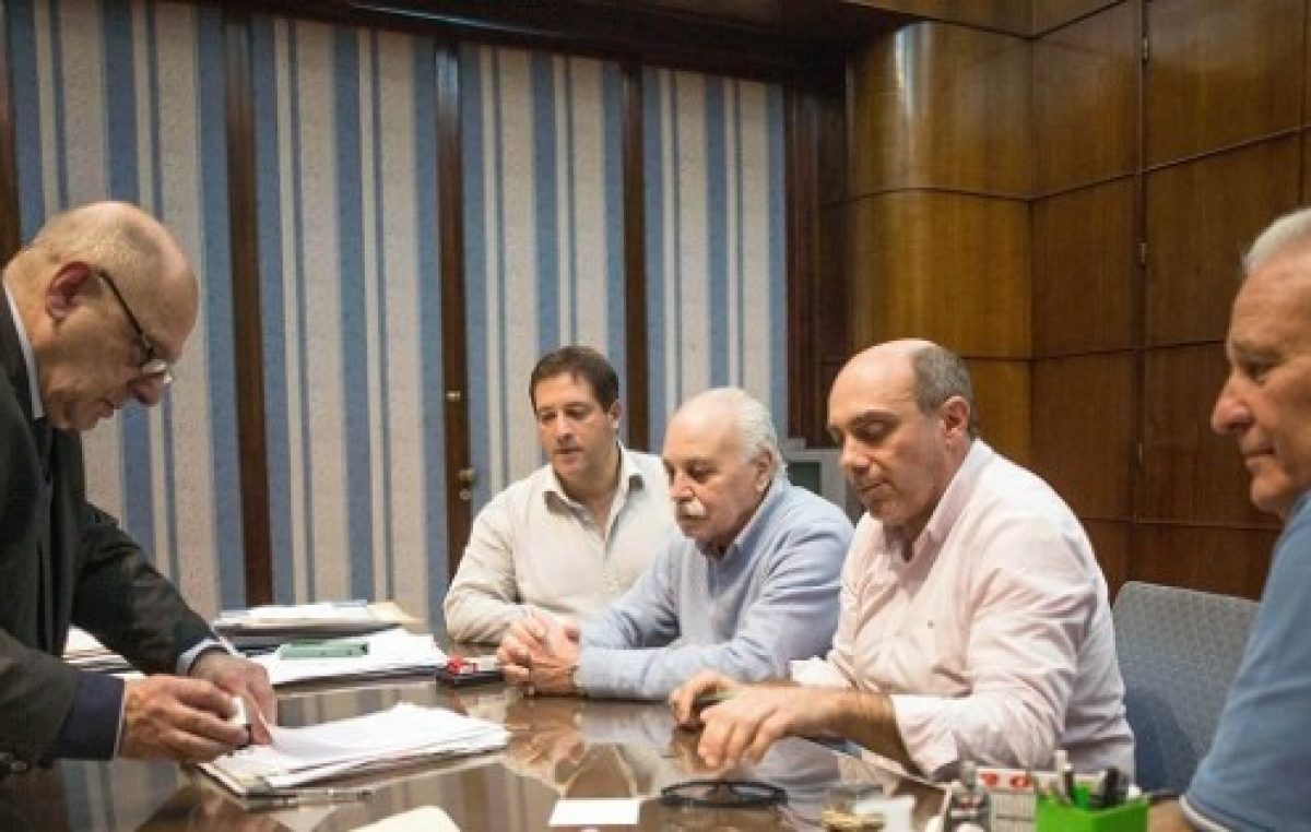 Municipales de Mar del Plata acordaron un aumento salarial del 12%