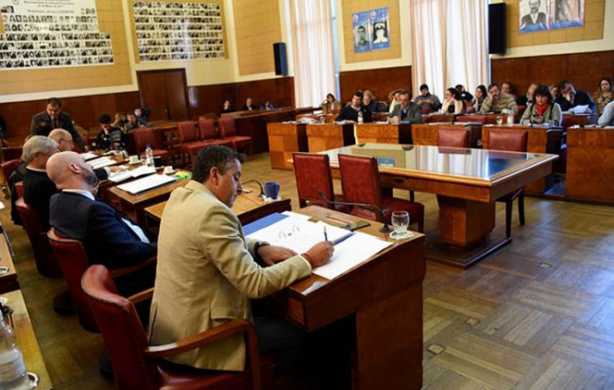 Mar del Plata: “Impuestazo”: duras críticas de la oposición y advertencia de la UCR