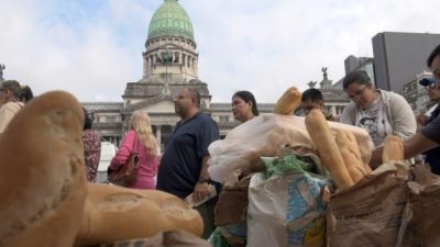 El Indec informó que la canasta básica subió 26,8 por ciento en un año
