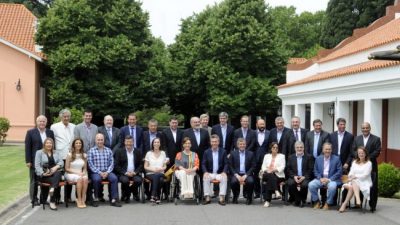 Los gobernadores entraron en corto con Macri