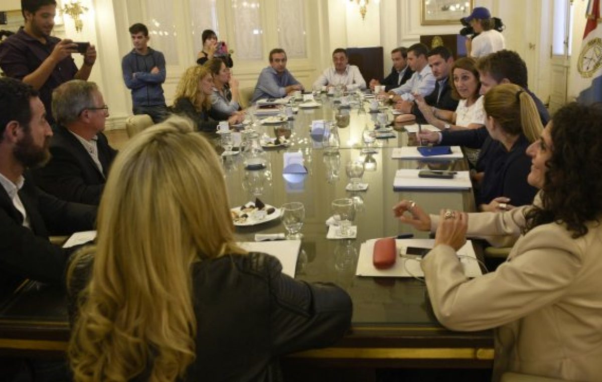 La intendente Mónica Fein busca consenso para la autonomía municipal rosarina