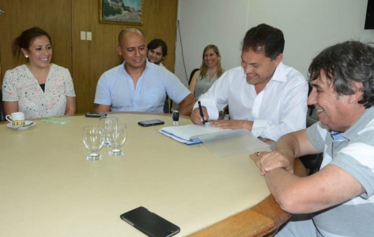 Moreno: Festa acordó aumento con los municipales y anunció que los funcionarios no lo cobrarán