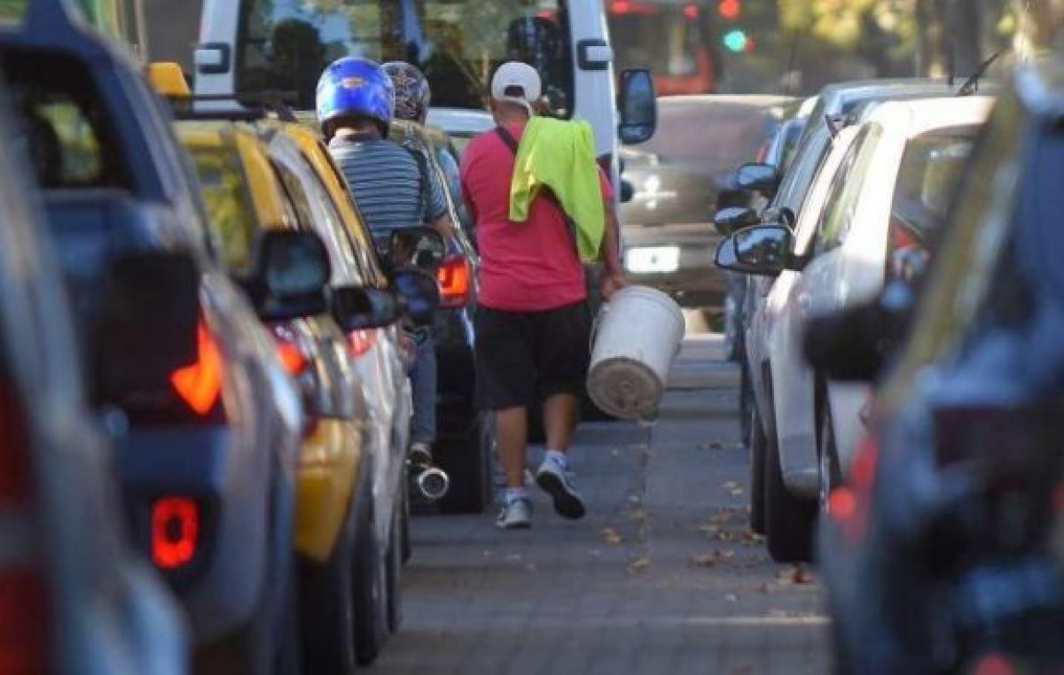 Ya hay 80 «trapitos» de Mendoza que fueron a la Municipalidad a buscar trabajo