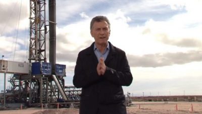 El Presidente les reclamó a los gobernadores e intendentes que eliminen impuestos para que bajen las tarifas