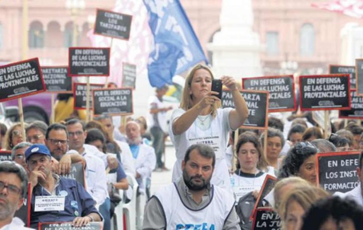 Macri no quiso maestros en la Rosada