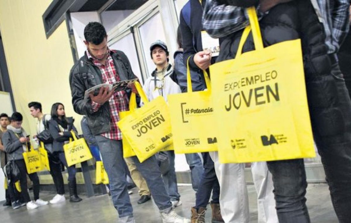 Menos desocupación y más precariedad