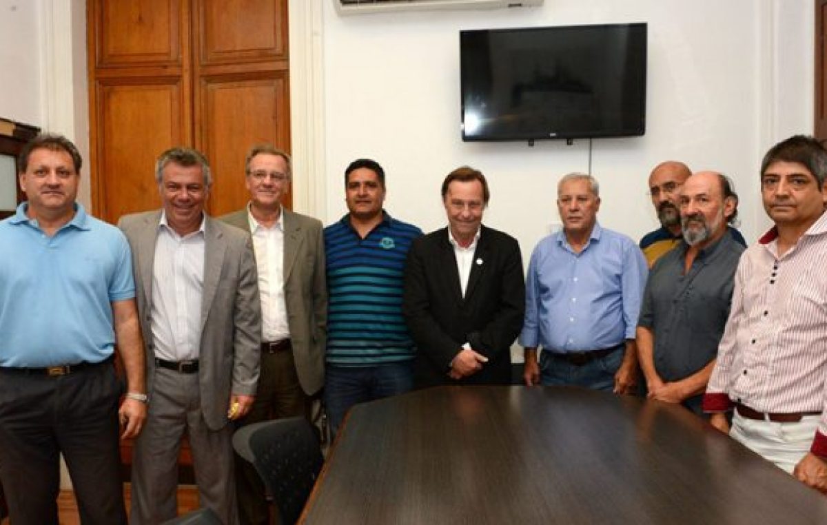 Paraná: Tras el acuerdo salarial, Varisco recibió a los gremios municipales