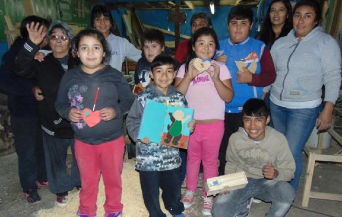 Carpintería, una alternativa para educar y contener en Mariano Moreno