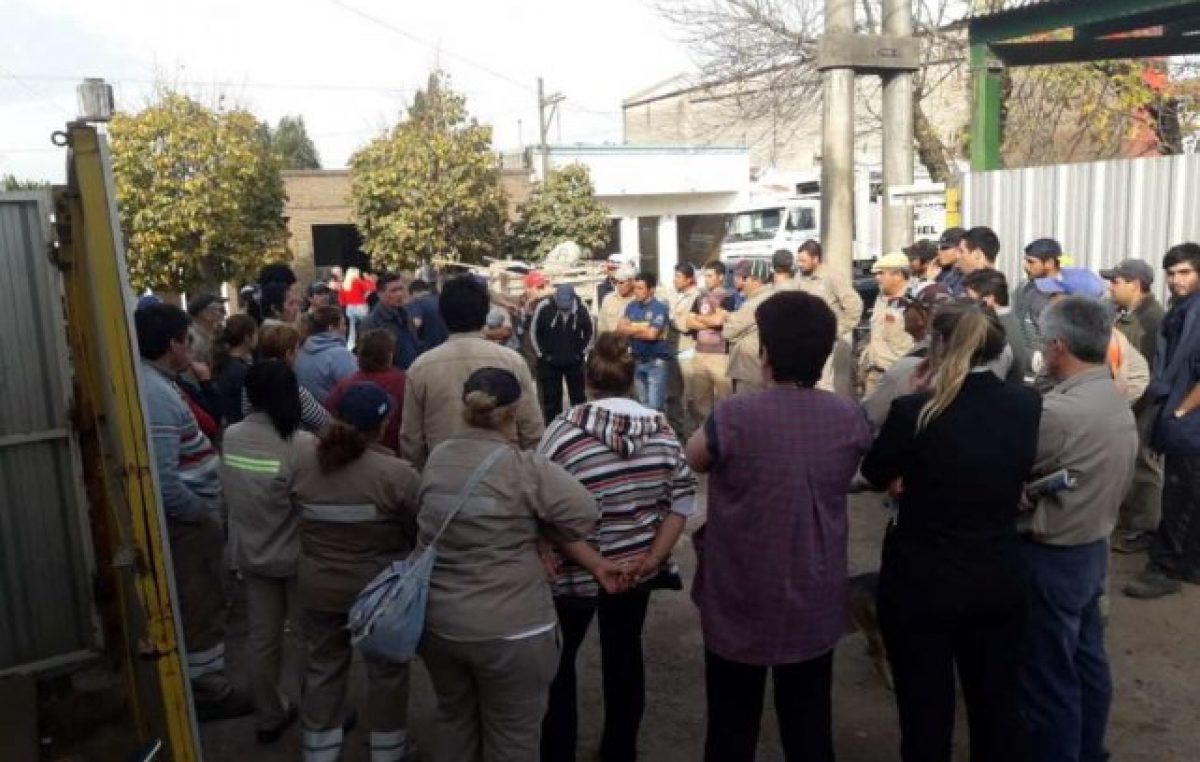 Escándalo en Maciel: golpearon al presidente comunal y pararon los servicios