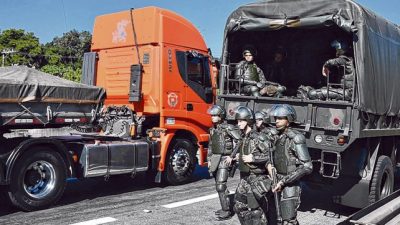 Se extiende el conflicto en Brasil: empezó una huelga de los petroleros
