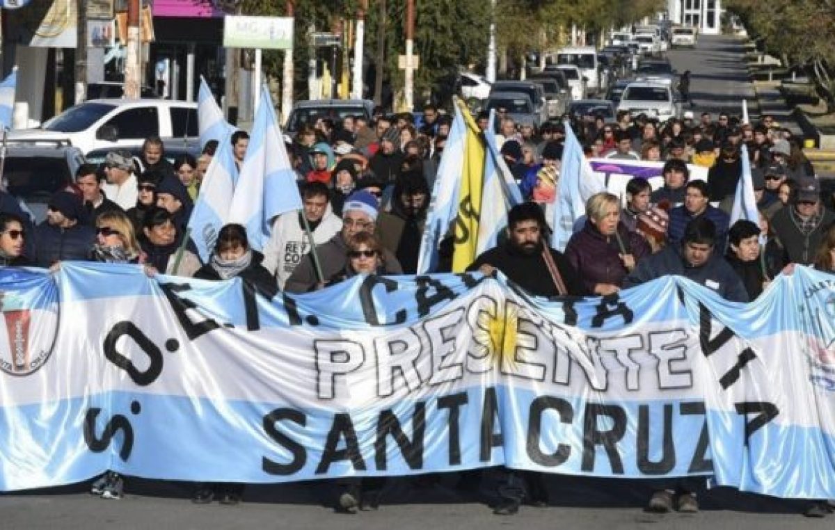 Municipales de Caleta volvieron a reclamar el 40% de incremento