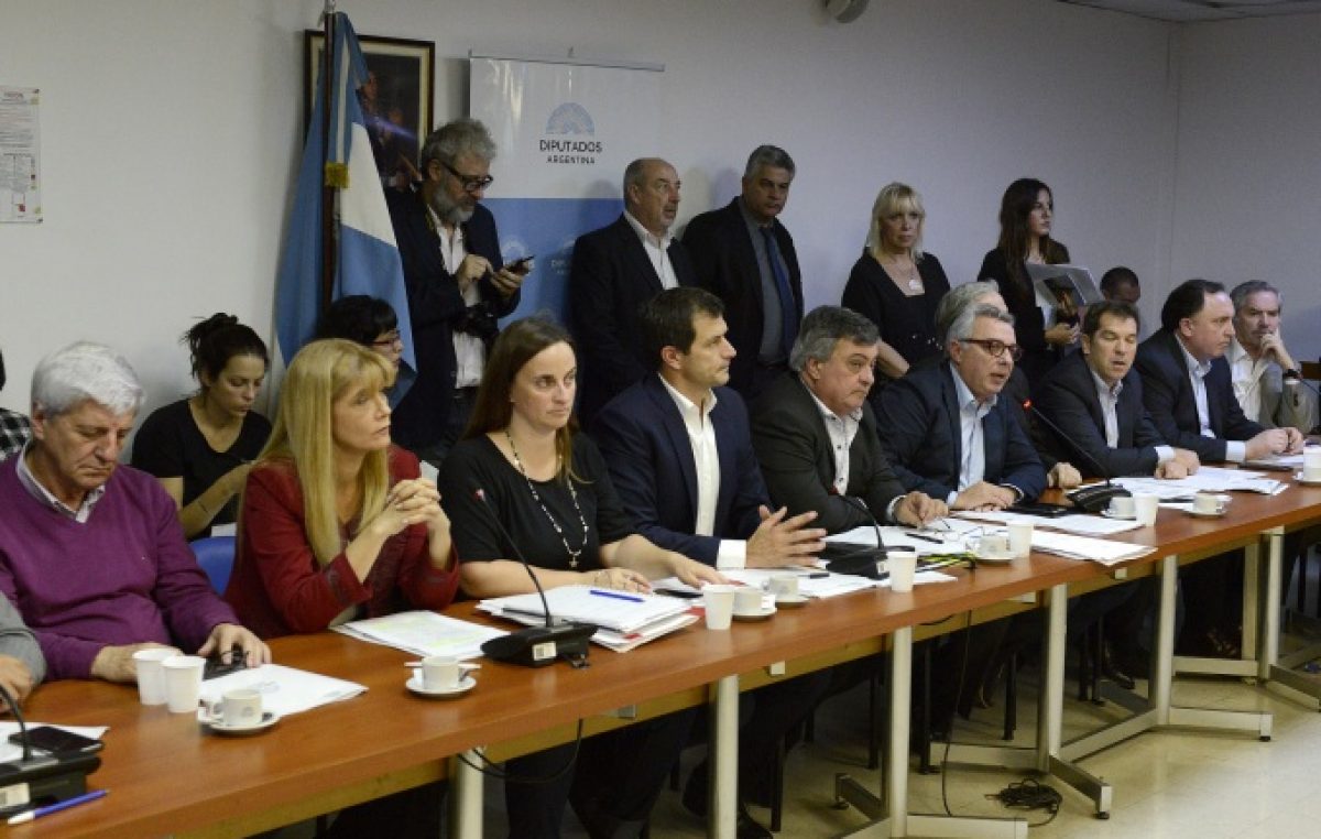 Diálogo cero: Cambiemos saboteó la jugada de los intendentes de Massa y del PJ contra los tarifazos