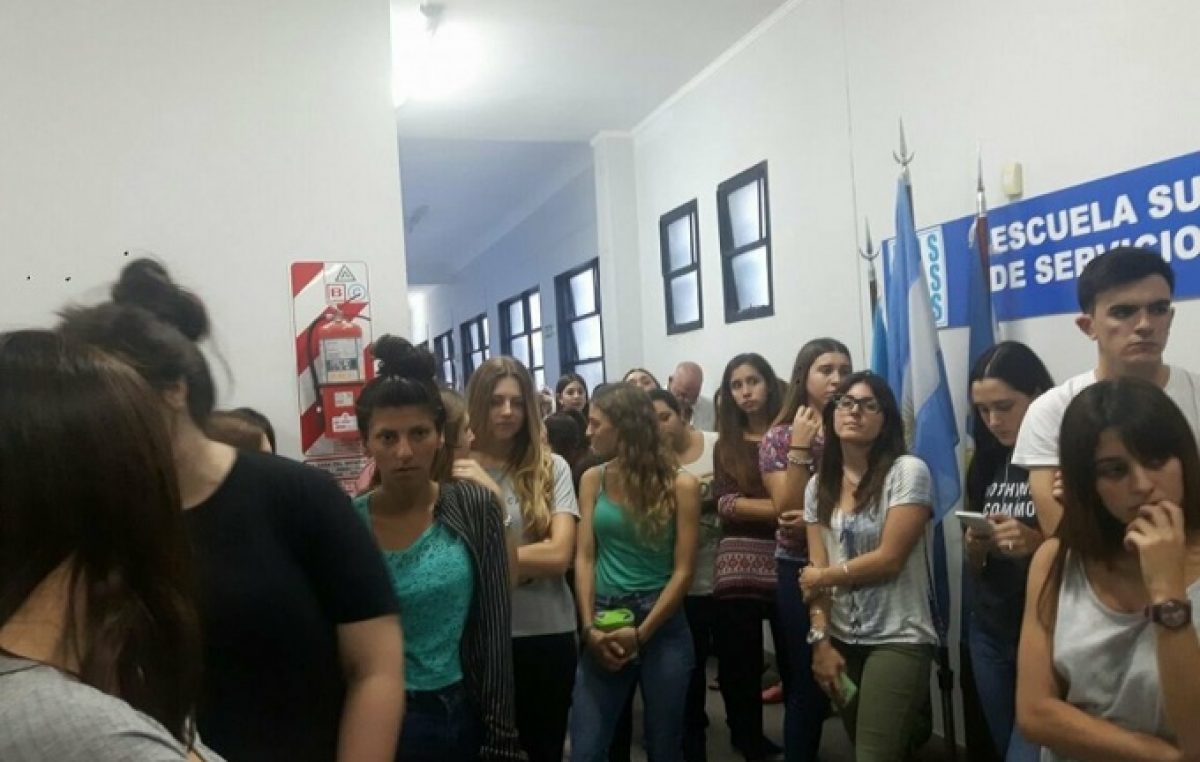 En Chivilcoy, la quita de subsidios a una escuela de Servicio Social complica su continuidad