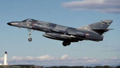 En medio de la crisis y el acuerdo con el FMI, el gobierno compró cinco aviones de guerra