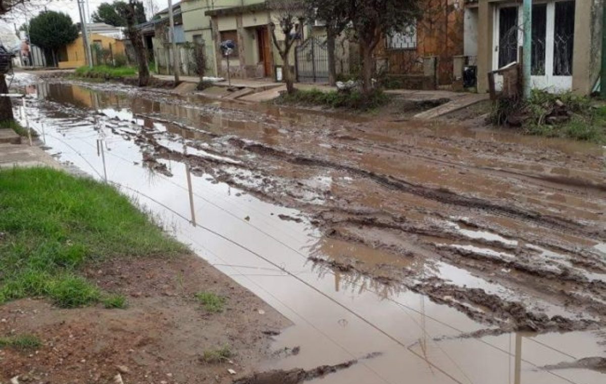 Hartos del abandono, vecinos de Lima tomaron la delegación municipal y piden obras al intendente